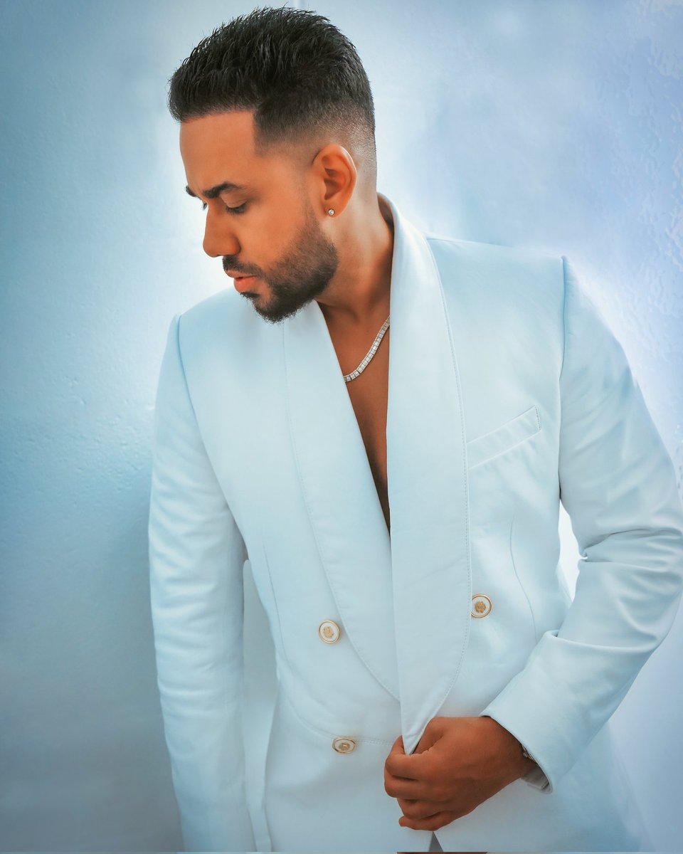 Romeo Santos tweet media