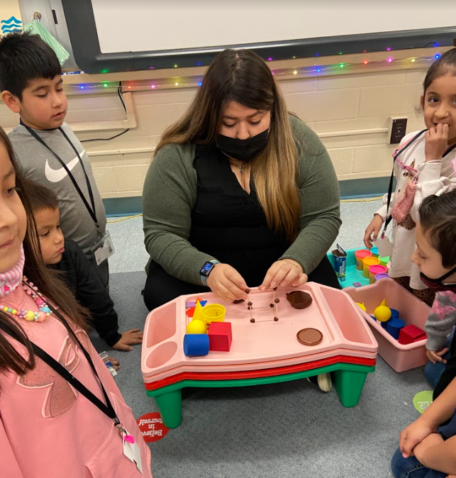 sramascorro's tweet photo. My kiddos learning about 3D shapes today in the best way possible, hands on! They loved getting to build their shapes in teams and see who could get all 4 done faster. Of course we modeled first. #FisherES #FisherTigers #PISDMathChat #FutureEngineers #mathfun https://t.co/Q8vBxzo3Y4