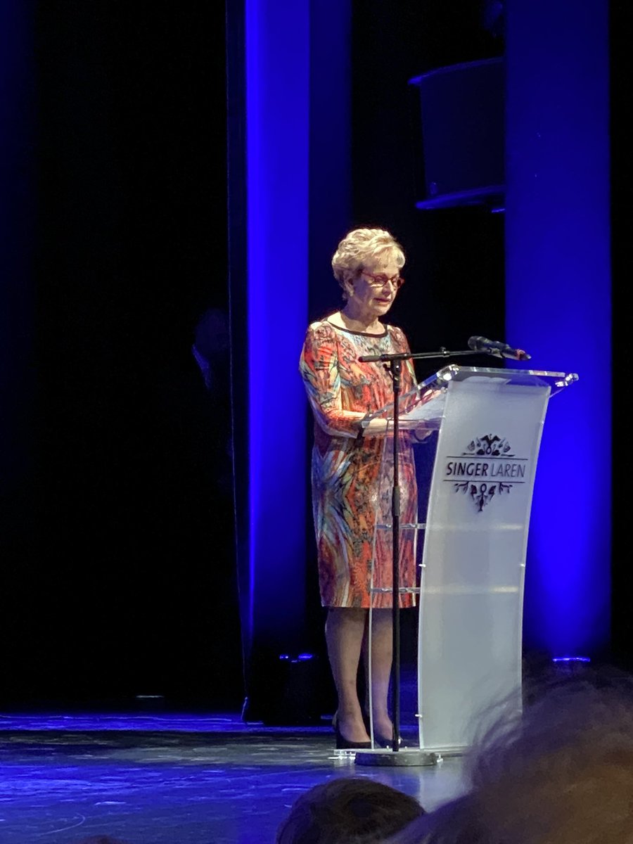kiekaa's tweet photo. Een feestelijke Vrouwendag;prachtige woorden van mecenas Els Blokker-Verwer, schenkster nieuwe vleugel @SingerLaren en Nardinc collectie. Opening Prinses Beatrix. Anna Singer had het vast ook zo gewild. #WomansDay https://t.co/UsQx3EQyuc
