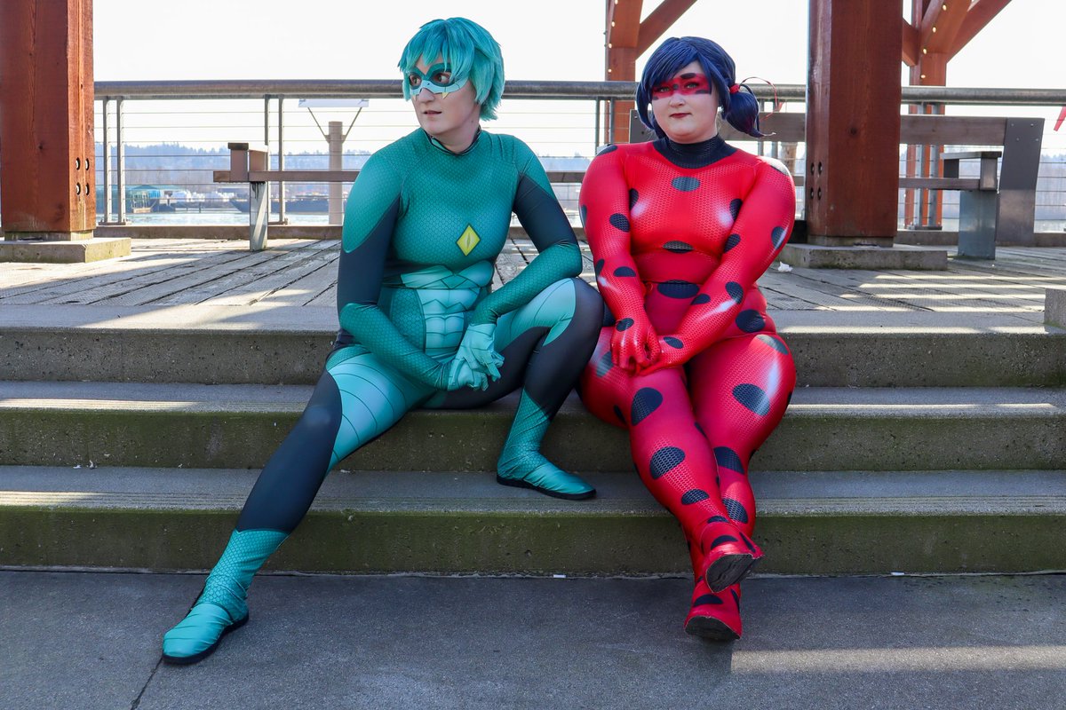 Justybeann's tweet image. It is my goal to be incredibly hot whenever I do a masculine cosplay and uh....I've very much succeeded. Thank you.
Ladybug: @GingerFoxCos 
📷: @neromakes