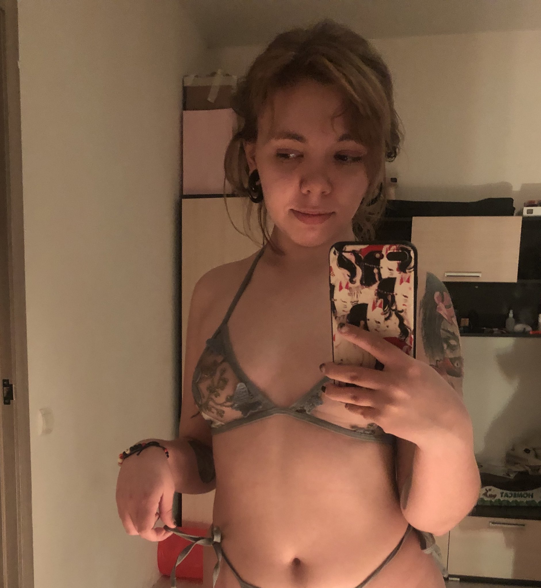 💐💐💐 I’m online https://t.co/VMHNdWnbf7