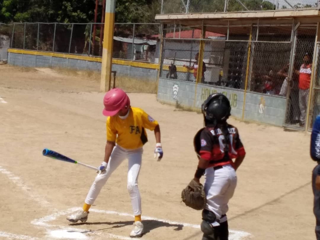 pequenasligasve's tweet photo. #SemifinalPreInfantil Zona C.
Juego de hoy, martes 8 de marzo:
PL Flor Amarillo 4
PL Leones 10
|Final|
Sede PL. Cagua
#SoyPequeñasLigas
#LLB
#PLBV
#PLVenezuela https://t.co/vsRHxbLaY5