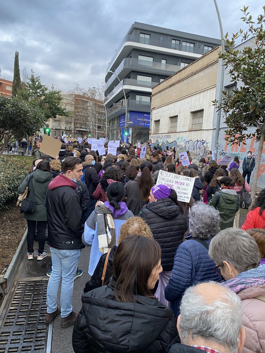 comunistesbdn's tweet photo. A #Badalona totes unides #8MBDN visca la lluita feminista @comunistes https://t.co/1n5cUdoh2c