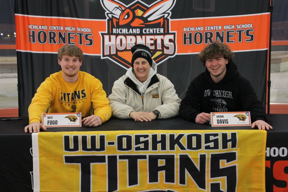 32AaronDavis22's tweet photo. Officially a Titan! Beyond excited for the next chapter! I’d also like to thank  everyone that helped me make it this far! @UWOFootball #HailTitans https://t.co/FZO1Jzq1UR