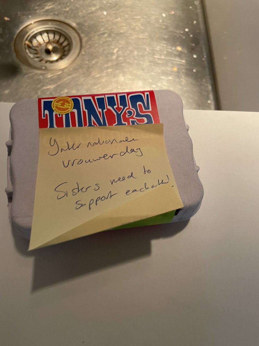 yinkiewang's tweet photo. internationalevrouwendag#collega💪 https://t.co/cO7WgQ9ivn