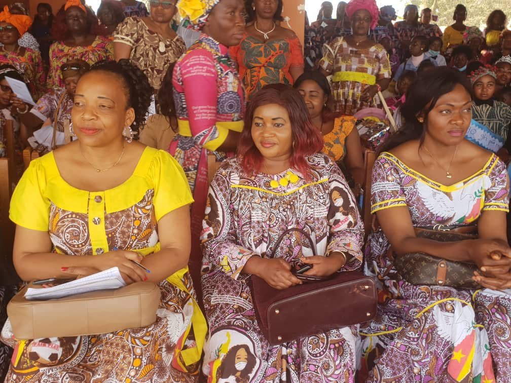 xlr_media's tweet image. 🇨🇲#Cameroon #JIF2022 37th edition of the celebration of International Women's Day, the women of the Hauts-Plateaux department. A ceremony which took place at #Baham's party square was attended by the prefect of the highlands, Yampen Ousmanou, and the King of Baham, Pokam Max 2.