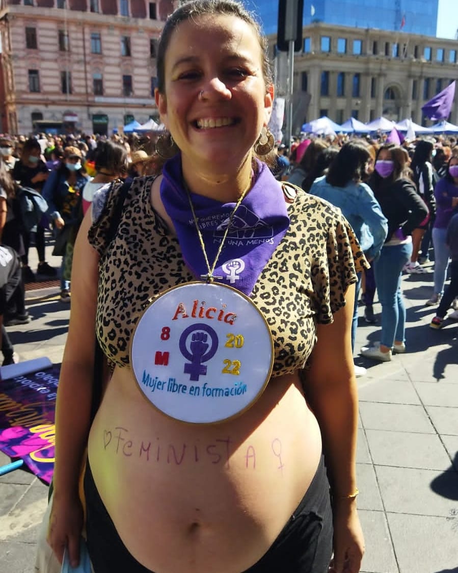 milxladignidad's tweet photo. Desde Valparaíso!!
Estas bellezas ❤️Margot y Alicia
Un abrazo grande a todas las que marcharon con sus mujeres libres en gestación. Porque la maternidad será deseada o no será. #8M2022
#8DeMarzo #8M #Feministas #artextil #bordado #cultura https://t.co/o4wVoQijBu