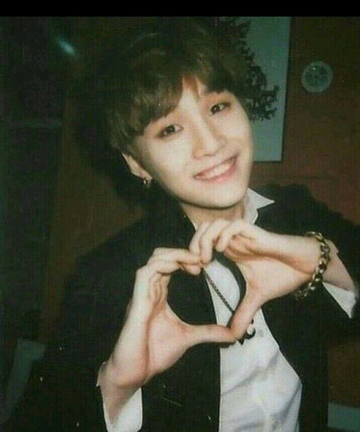 katie44517825's tweet photo. Happy birthday grandpa yoongi! I hope you get in a good nap today and that your birthday is one filled with happiness 💜💜#HappyBirthdaySUGA #AlwaysWithMinYoongi https://t.co/FDOkrDYSLx