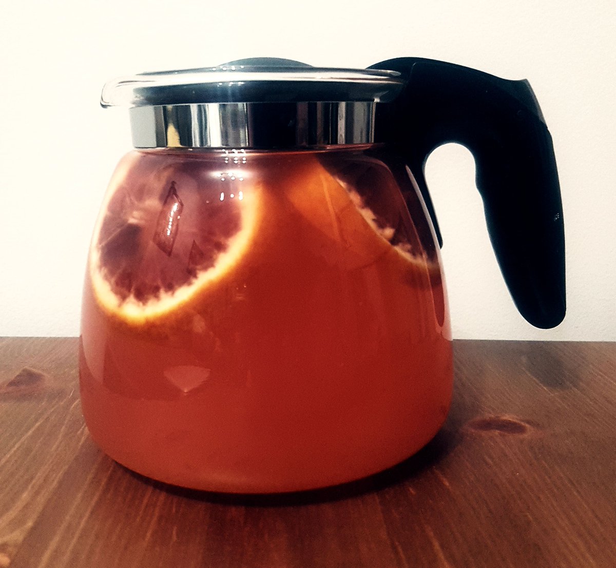a_ironside's tweet photo. Some blood orange and citrus tea to start my Tuesday off right! Balancing my studio work and my archaeology work can be difficult but I find enjoying the simple things (like a cup of warm tea) helps a lot!

#tea #tuesdayvibe #treatyourself #productivity https://t.co/utxNiE8fha