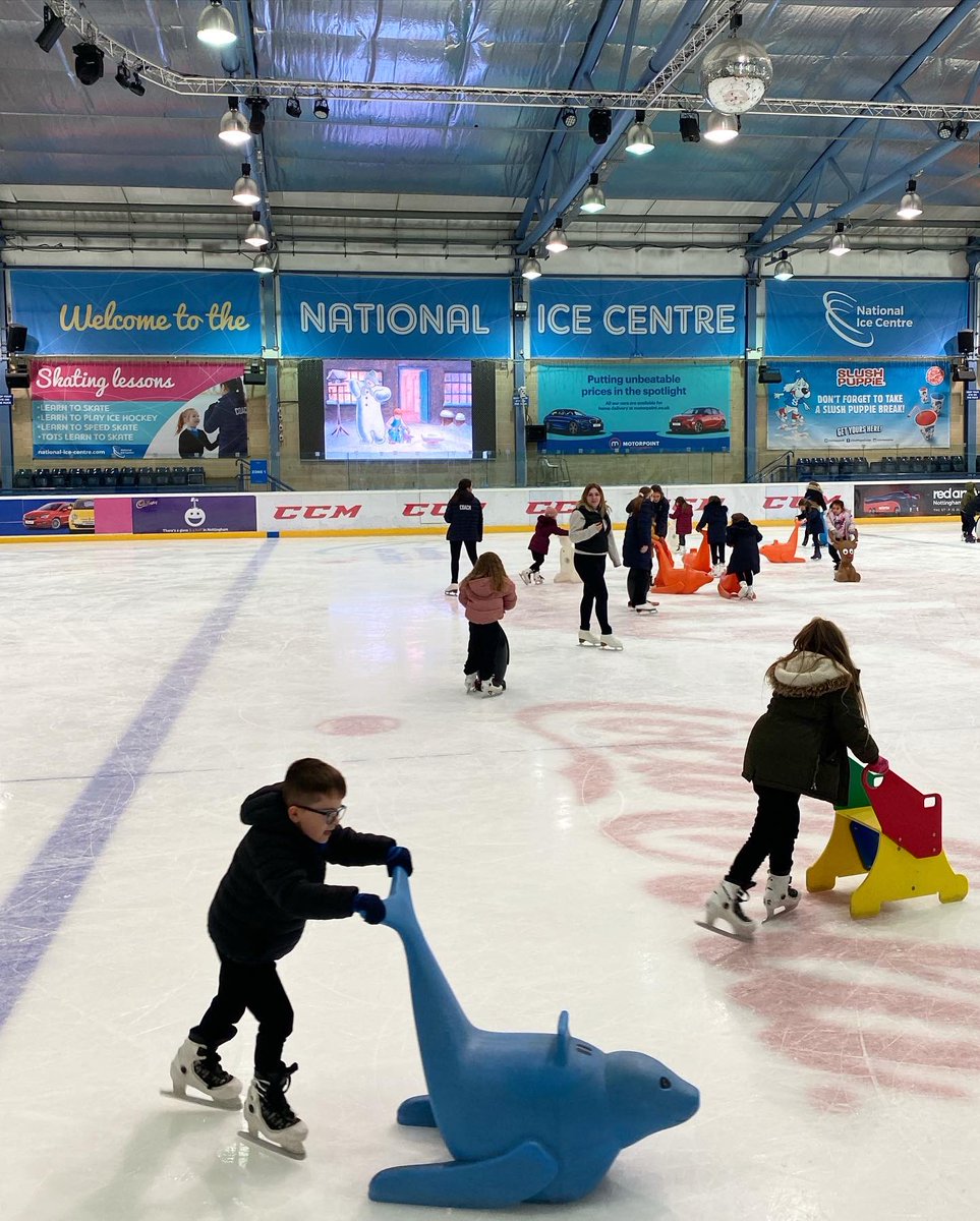 Today we hosted @TeamGB’s Bound for Beijing campaign as they worked with @BritishIceSkate to host an event for local school children. The children had the chance to learn how to skate and meet Olympian Niall Treacy and The Snowman and the Snowdog ⛄🐶 We had an amazing time!