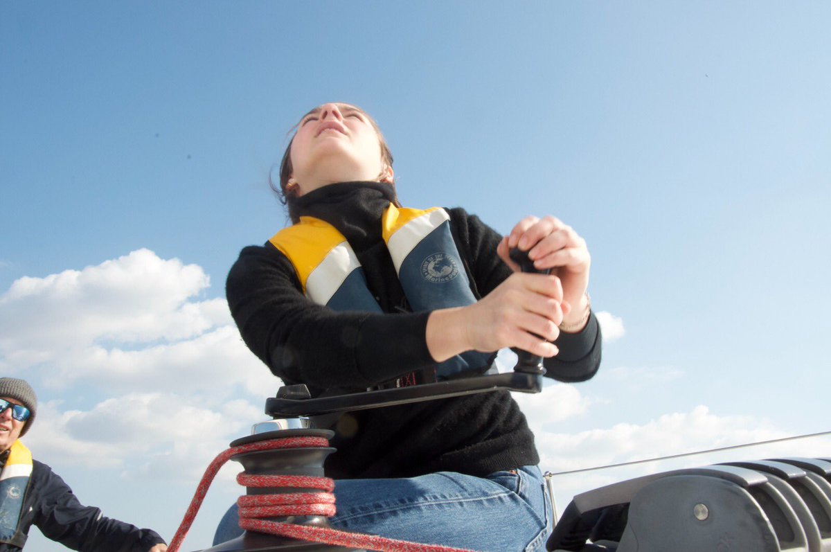 J-24 avant la #CCE54

Entraînement intensif à la cité phocéenne 🌊 pour ne pas avoir l’air de marin d’eau douce 🦭 devant <a href="/Voile_ECM/">Massilia Défi Voile</a> <a href="/CentraleMars/">Centrale Marseille</a> 

#RoadtoCCE @ccedhec <a href="/BDSKedge13/">BDS Kedge Marseille</a> <a href="/KedgeBS/">KEDGE Business School</a>