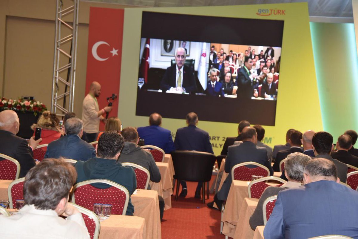 “Türkiye Damızlık Sığır Yetiştiricileri Merkez Birliğince düzenlenen 14. Değerlendirme ve Eğitim Toplantısında sektör temsilcilerimizle bir aradaydık. 

Hayvancılık ve genel tarım desteklemeleri ile birlikte üreticimize, yetiştiricimize destek olmaya devam edeceğiz”