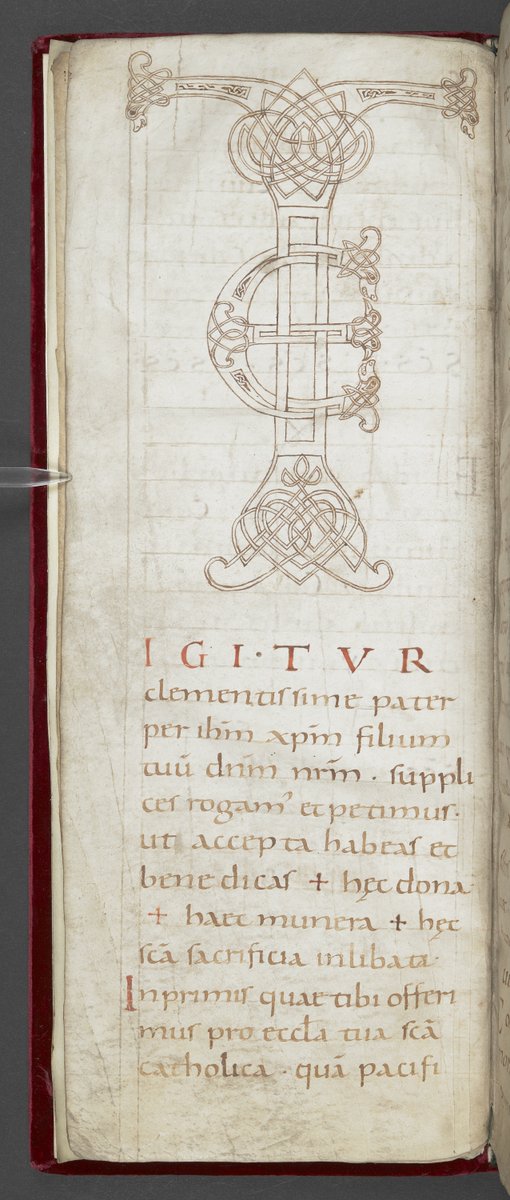 BLMedieval's tweet photo. Medieval manuscripts come in all shapes and sizes! 

In today's blogpost we're exploring the tall and narrow manuscripts known as 'holster books': 

https://t.co/RPUyve5Esr https://t.co/4ydjfxF4QG