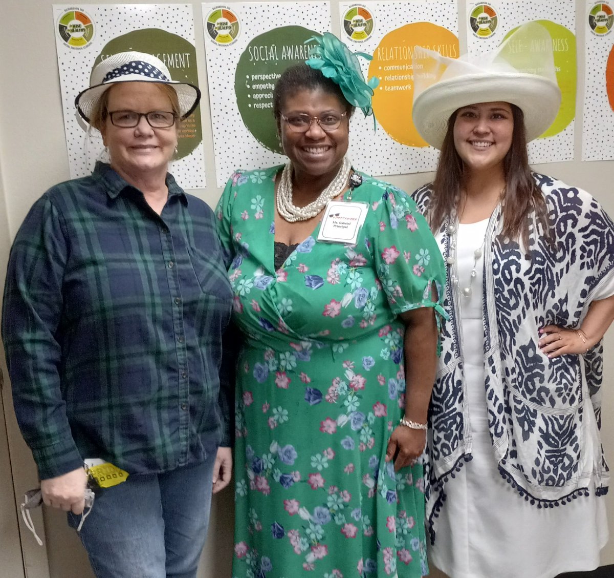 ms_gurule's tweet photo. @FREfacts celebrating International Women's Day in style 👒 
#Risdliandint
#WomensDay2022 
#risdlitandint
#Risdpoweroflove https://t.co/elShzsF921