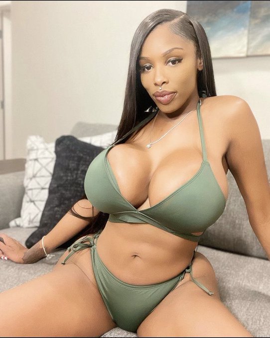 Can you handle this? 😈🍑 https://t.co/UjLiLuU1UY