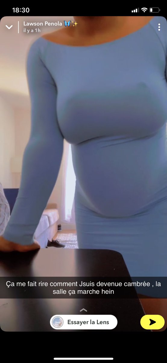 K_LyonAC's tweet photo. Penola Lawson elle est vraiment enceinte hein ! Quand on prend du poids on a pas un ventre rond comme as https://t.co/2rinnsJQKz