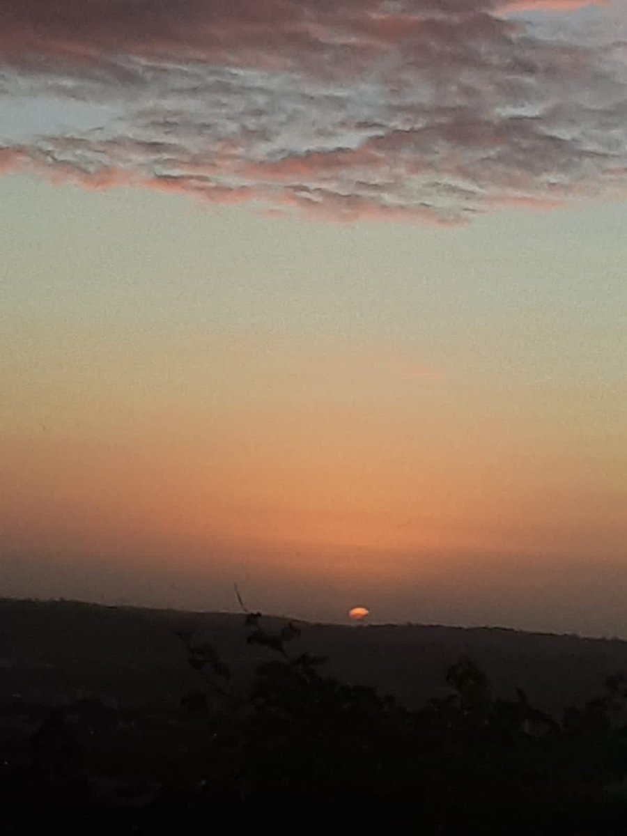 WeatherRD's tweet photo. Amanecer paso por paso... #sunrise #sunrisephotography #ThePlotoHour https://t.co/cWgok6mNtX
