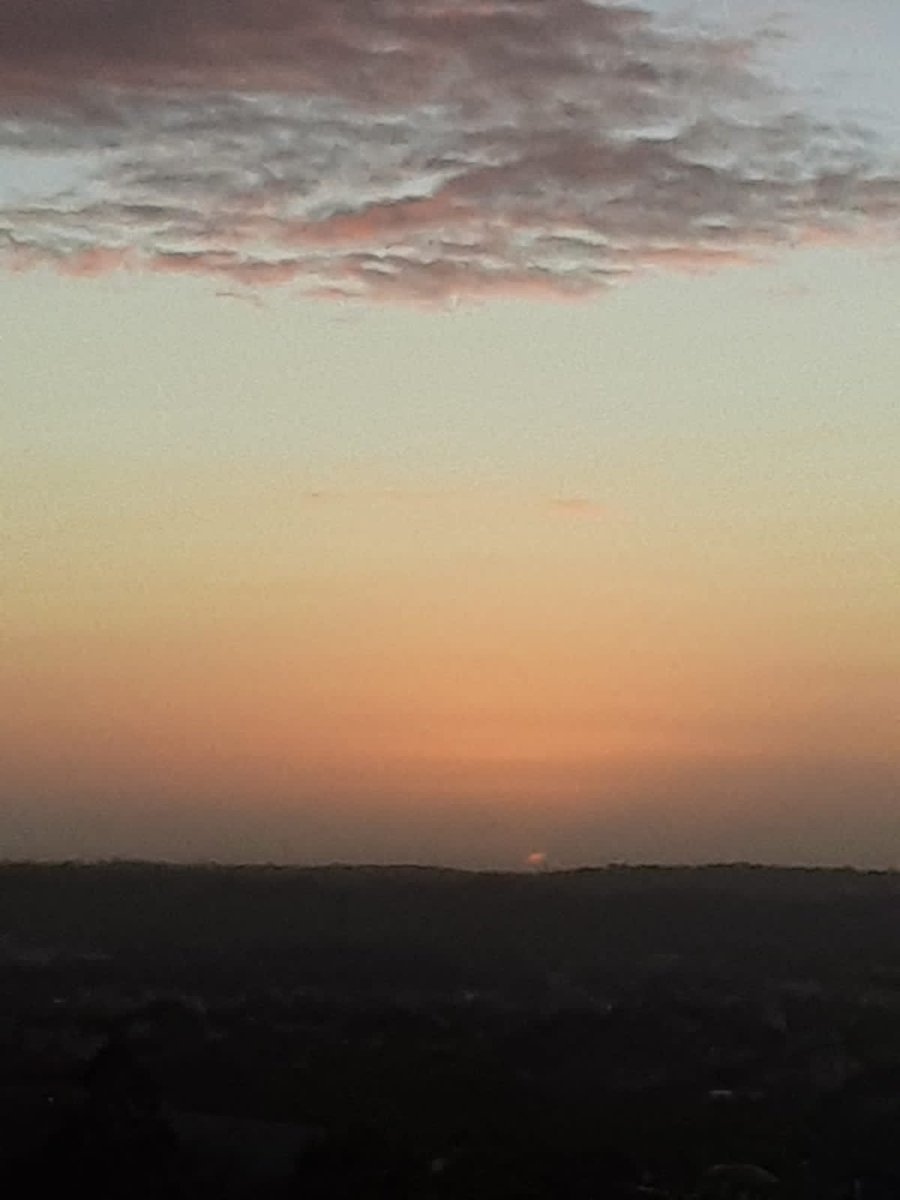WeatherRD's tweet photo. Amanecer paso por paso... #sunrise #sunrisephotography #ThePlotoHour https://t.co/cWgok6mNtX