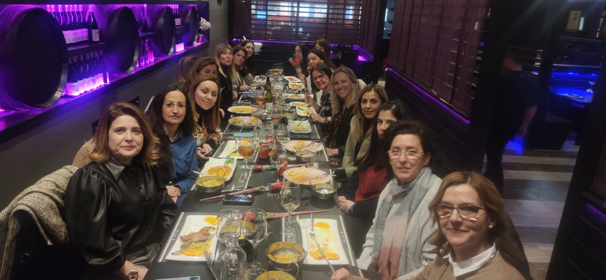 MJoseRosOlivoCs's tweet photo. 🧡Un lujo y un placer celebrar el #DiaInternacionalDeLaMujer con las mujeres de @CsRegionMurcia.

💪Mujeres valientes, profesionales, luchadoras y comprometidas con la lucha por los derechos de la mujer y la #igualdad real!

Vamos compañeras!🙌👏
#8M2022 https://t.co/7Sm4DpPXHP