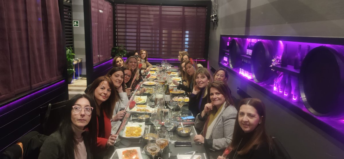 MJoseRosOlivoCs's tweet photo. 🧡Un lujo y un placer celebrar el #DiaInternacionalDeLaMujer con las mujeres de @CsRegionMurcia.

💪Mujeres valientes, profesionales, luchadoras y comprometidas con la lucha por los derechos de la mujer y la #igualdad real!

Vamos compañeras!🙌👏
#8M2022 https://t.co/7Sm4DpPXHP