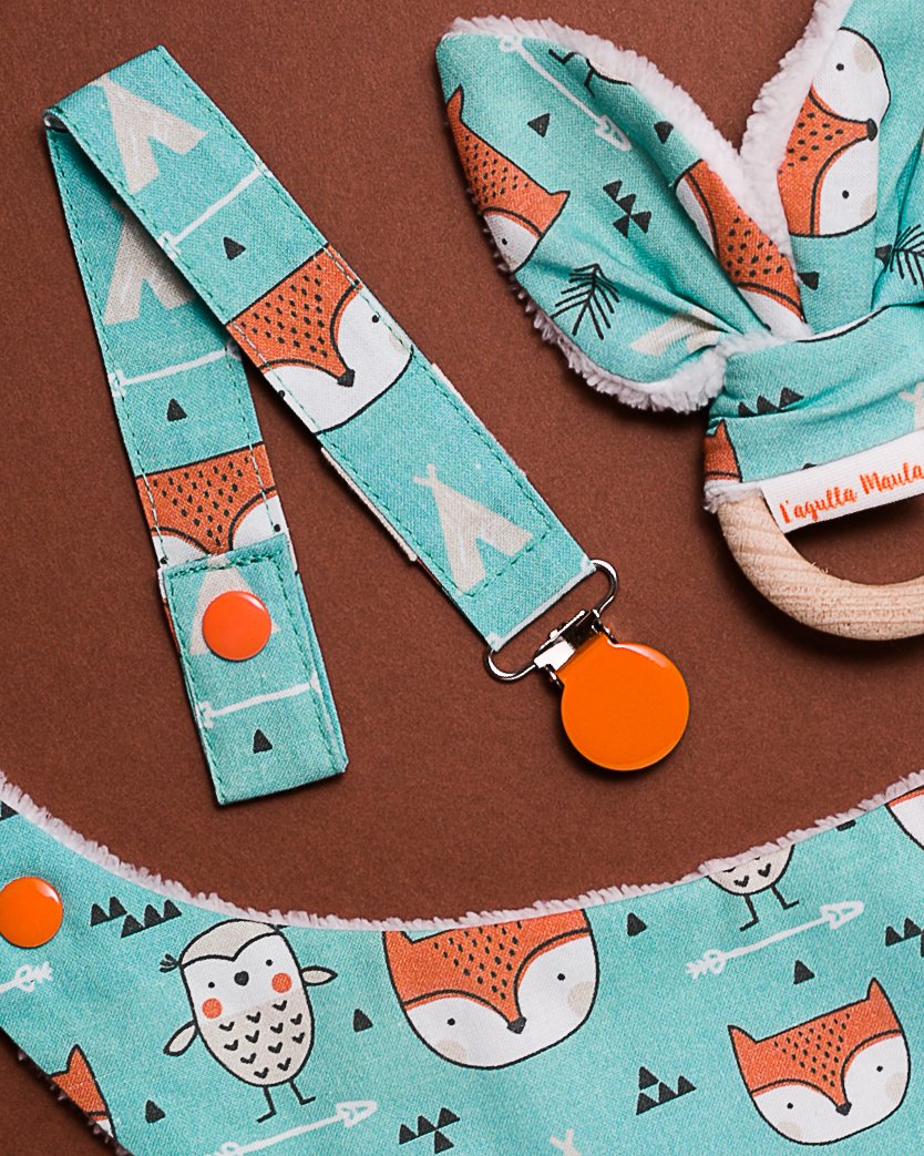 Sí familia, me declaro culpable de estar enamorada de
estos entrañables animalitos, ahora mismo entere las
telas de L'agulla Maula hay ni más ni menos que 6
telas con zorros, es una adicción😂

I vosotres, ¿tenéis algun animal que os encante?🥰