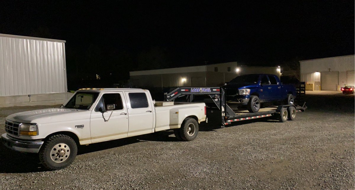 Chris65678's tweet photo. Just another day another dollar. Ole girl still out doing the new ones https://t.co/zMExmbmYFa