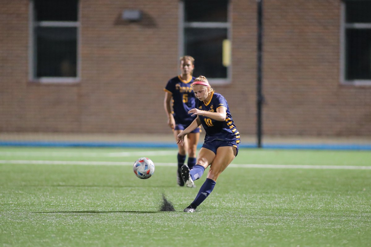 In celebration of International Women's Day, we are thankful for our strong women who compete on the field, in the classroom, and in life EVERY DAY 💪

#InternationalWomensDay | #ROOUP | #KCRoos