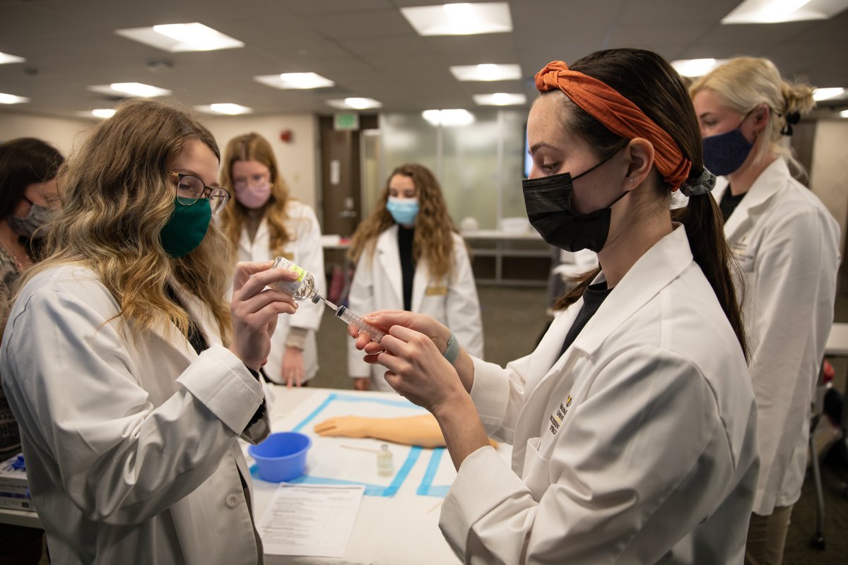 ValpoAdmission's tweet photo. Happy International Women’s Day to all the powerful and influential women who call Valparaiso University home – the students, faculty, staff and alumnae who inspire others and uplift our Valpo community! #IWD2022 https://t.co/cmLhCTGOuz