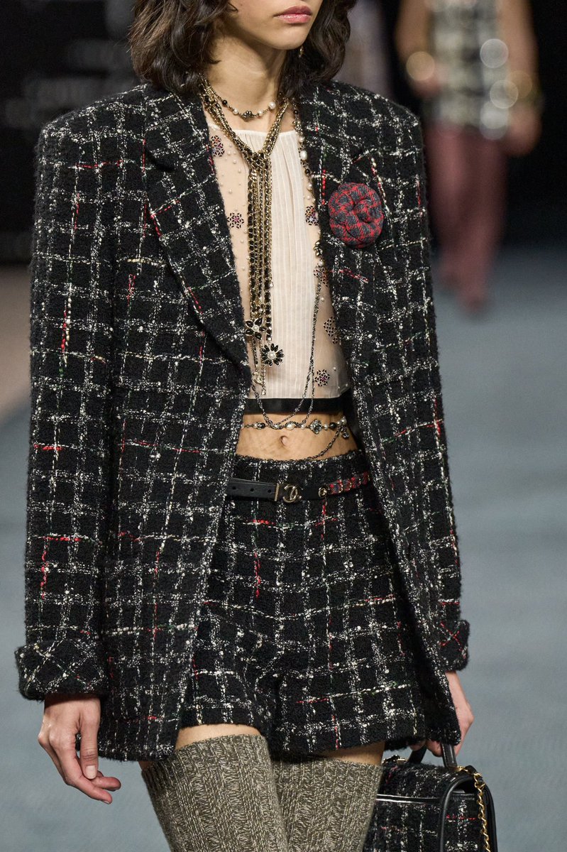 diorangxl's tweet photo. Chanel Fall 2022 RTW https://t.co/hCaA5eiq13