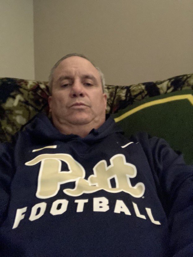 AhsBurner's tweet photo. @Roquanfrom_Da_O I recon he was a Pitt graduate? https://t.co/lzCPPy1kLT