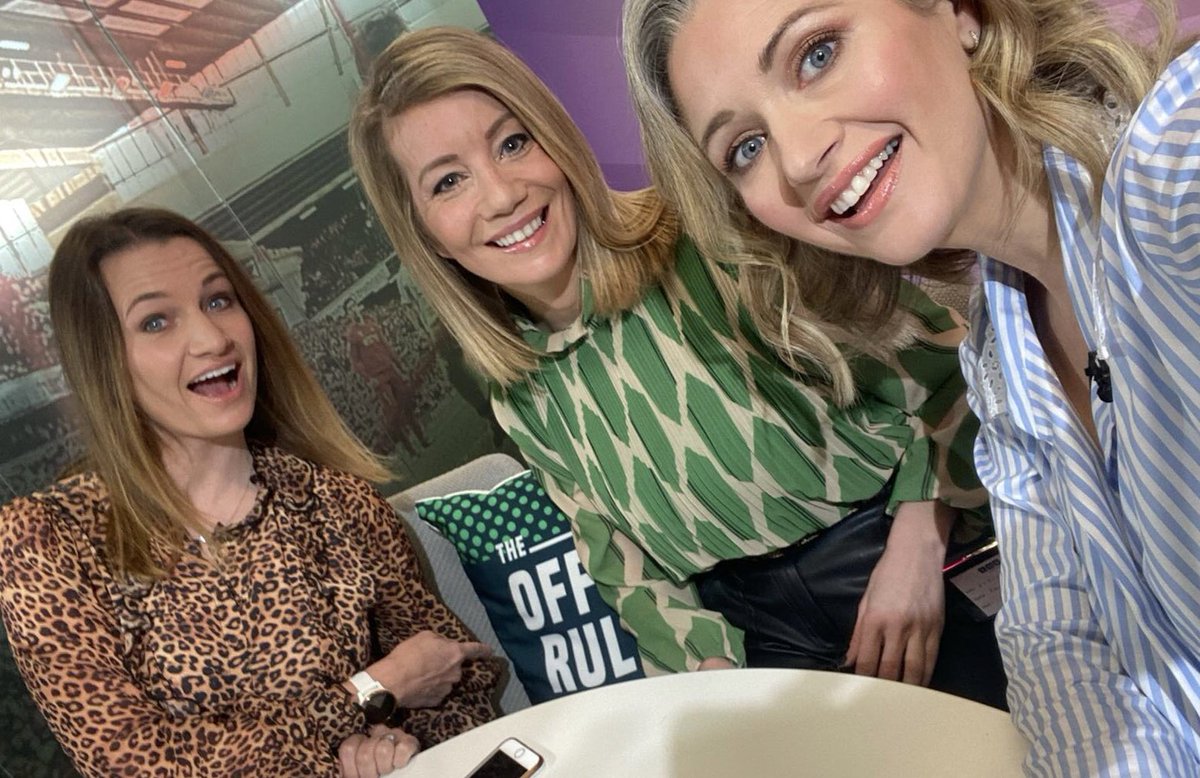 kaitborsay's tweet photo. It felt right that in our 10th year, the @OffsideRulePod were reunited for the day on #IWD2022 
@HayleyMcQueen @lynseyhooper https://t.co/LvslVAQgW2