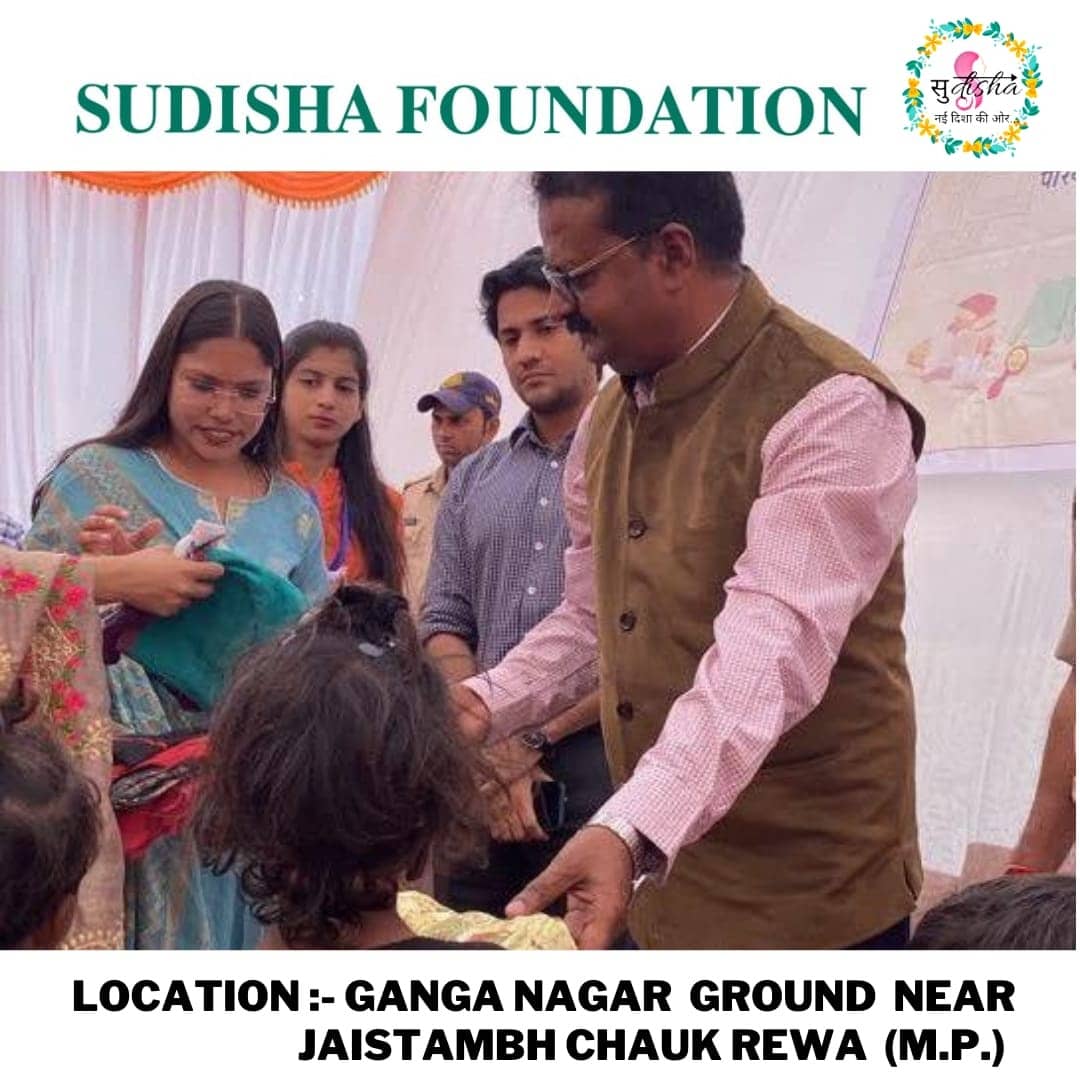 Sudishango's tweet photo. On the occassion of International Womens Day✨ we organize a camp of our project UPAHAR , in the presence of our honourable @RewaCollector sir, @SP_Rewa sir, commissioner nagar nigam✨✨💫💫#HappyWomensDay #InternationalWomenDay #RETWEEET #Share #NGO #India #support #publichealth https://t.co/aBH9wxvmX7