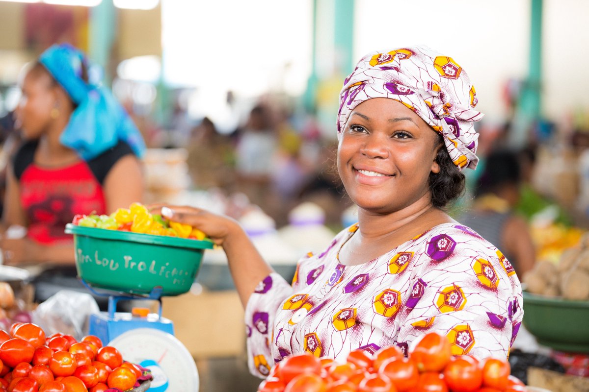 omardenisbongo's tweet photo. Je mets ainsi un point d’honneur à contribuer à votre compétitivité dans les décennies à venir, pour le meilleur du #Gabon. Car un pays où les femmes s’engagent est un pays prospère. https://t.co/KgZ4cNgH9T