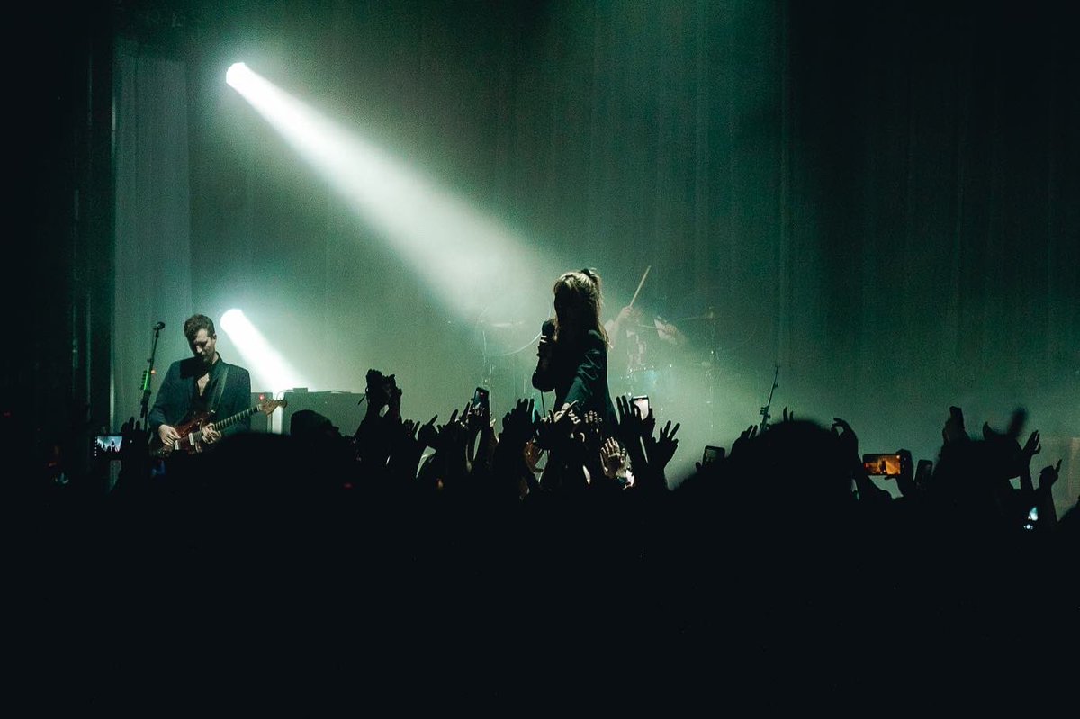 wolfalicemusic's tweet photo. Thank u @indyebrewer for these photos and thank you Southampton guildhall for a beautiful show last night. Back in Bristol lol with @luciabestboys 8pm wolf Al 9pm xx https://t.co/LwRnGgsPHC