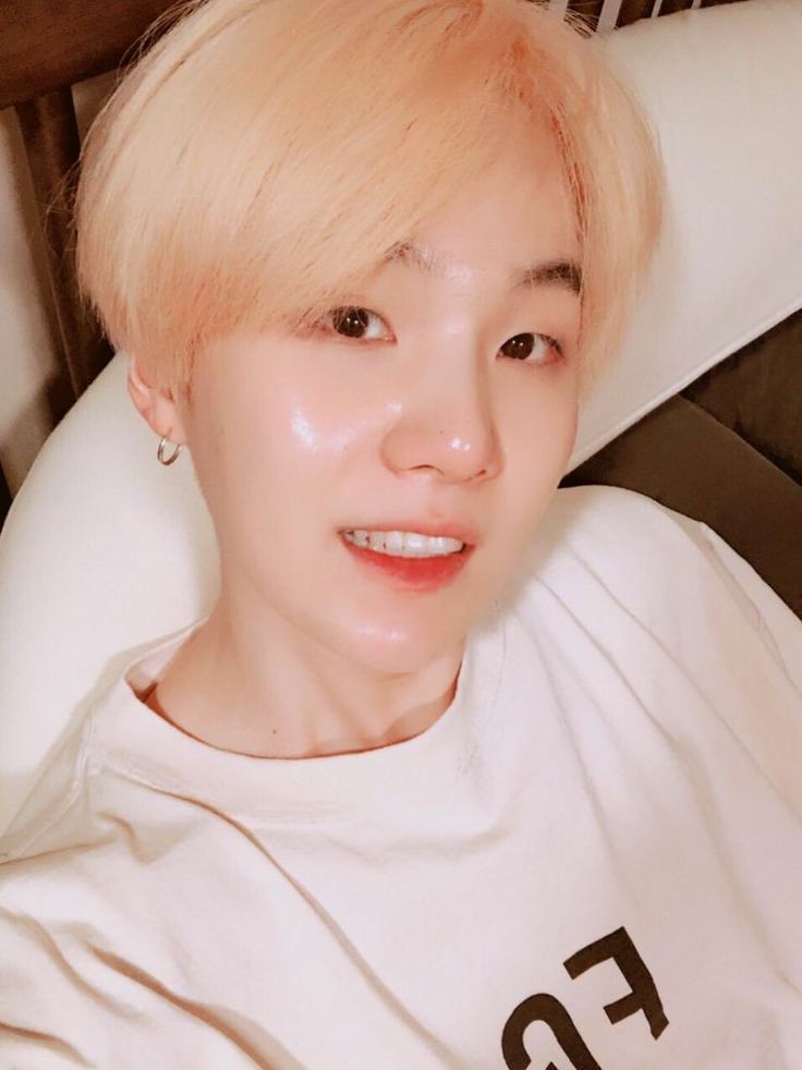 cryforjoonie's tweet photo. feliz cumple a una de las personas que màs adoro en la tierra, feliz cumple yoobyoobs te amo muchísimo, espero que estés lleno de felicidad y con mucha salud, y tranquilidad también porque sabés que sos el mejor de los mejores, te amoo 💗💗💗
#HAPPYSUGADAY #HappyBirthdayYoongi https://t.co/TFmFlrrL5K