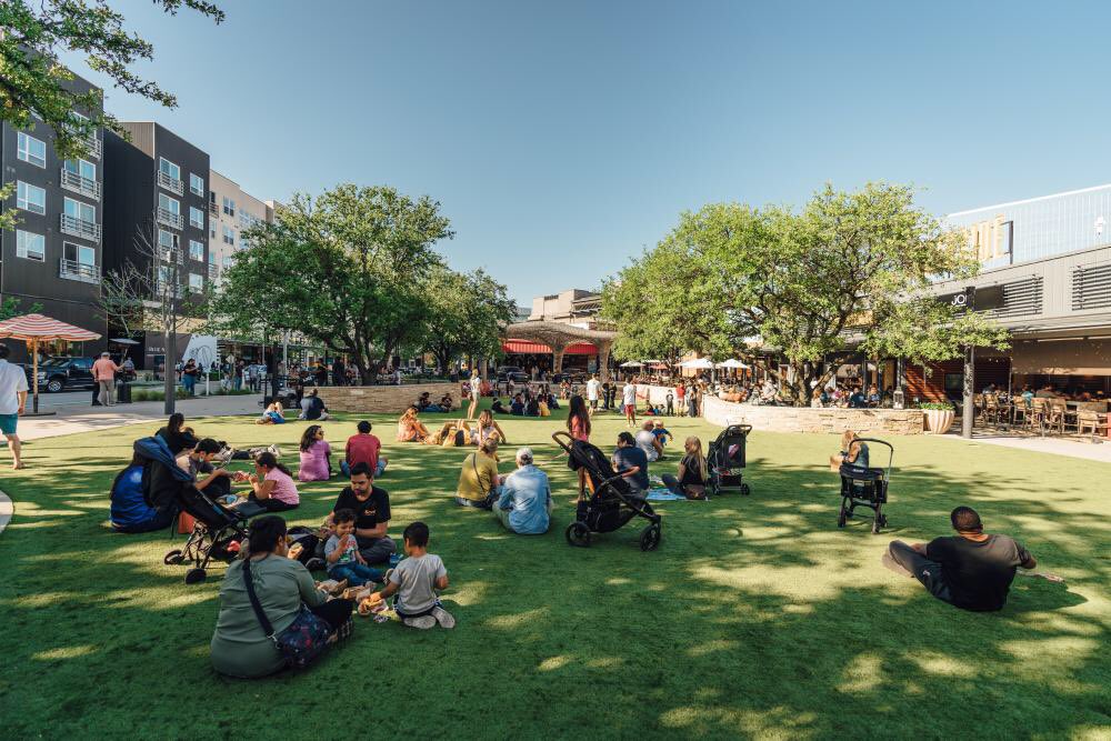 Standard_Domain's tweet photo. This is your backyard 🤩💚 #standardatdomainnorthside #thisisnwrliving https://t.co/2ReKO82810