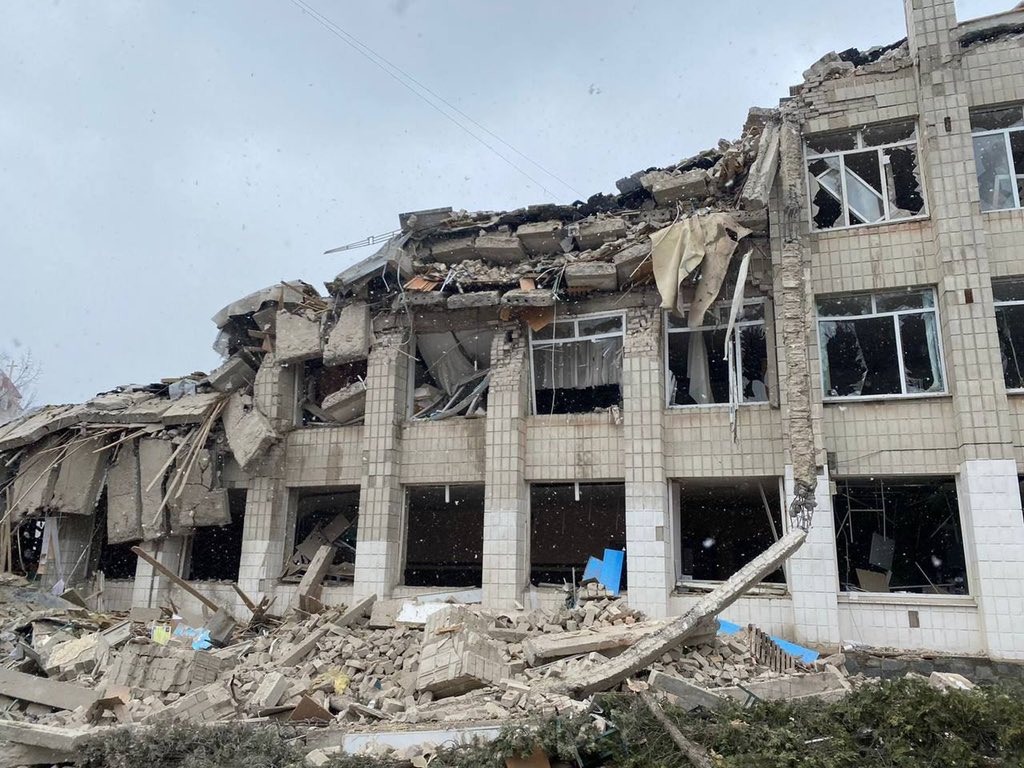 FedorovMykhailo's tweet photo. School no. 25 in Zhytomyr, Ukraine. The second semester should have started here by now with laughter of hundreds of children, bells for lessons and dreams for the future. Instead, only tears and blood. Military operation or fascism and genocide? https://t.co/n3qiaZAKfd