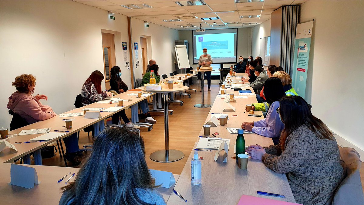 thorel_karine's tweet photo. Café rencontre autour du thème du Bâtiment au féminin en cette journée internationale du droit des femmes 👍: Témoignages poignants de femmes en reconversion professionnelle. Merci aux intervenants et à Mme la Préfète déléguée pour l'égalité des chances, Mme Tubiana,pour sa venue https://t.co/l6nEV45Y5w