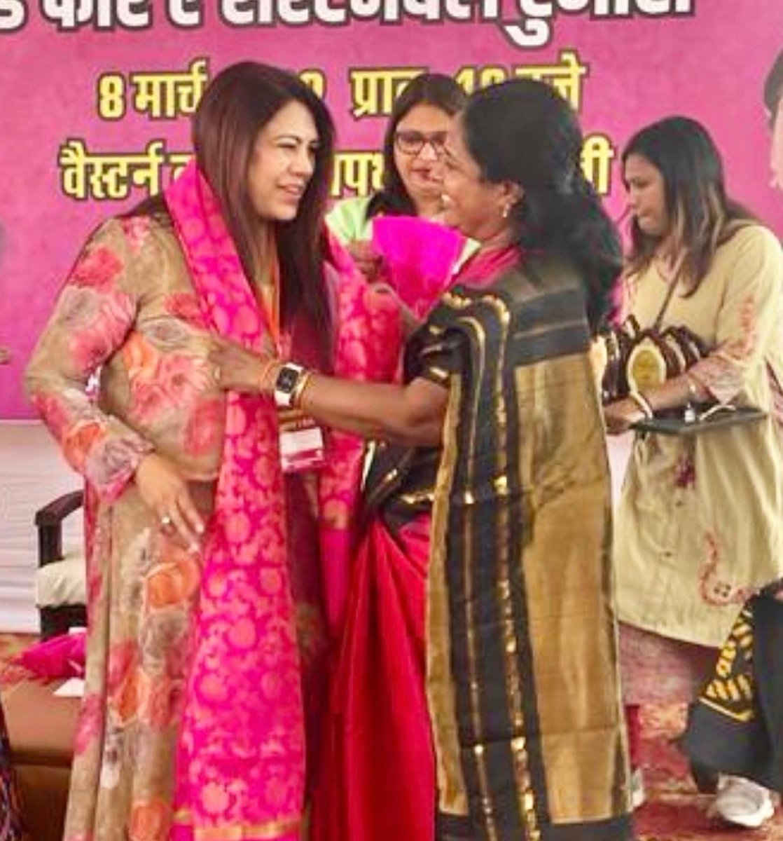 astro_puneet's tweet photo. आज महिला मोर्चा भाजपा दिल्ली प्रदेश ने अंतरराष्ट्रीय महिला दिवस  के उपलक्ष्य में सम्मानित किया। दिल से आभार…it’s a great pleasure to be part of this prestigious ceremony..thank you Ruby Yadav ji..thank you Universe..it always makes us delighted when our services get recognised https://t.co/iUakO14qAP