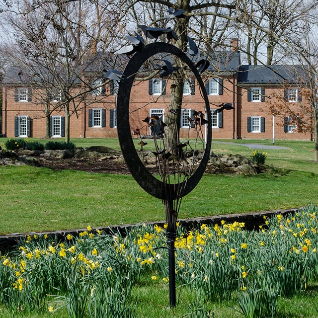 visitMSV's tweet image. Sally Myers is a Valley artist who creates sculpture that reflects her relationship with nature. 

Her work "Unbroken Circle" with Poppies can be seen in the MSV’s Spring Garden. #TheMSV #InternationalWomensDay2022