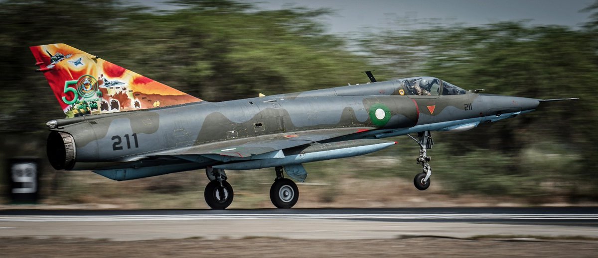 Defence_IDA's tweet image. 8th March 1968 was a historic day in the history of Pakistan Air Force. On this day, first batch of formidable French Mirages was ferried-in to Pakistan. A group of promising fighter pilots under the command of legendary MM Alam accomplish the historic task.
#PAF #Mirage #MMALAM