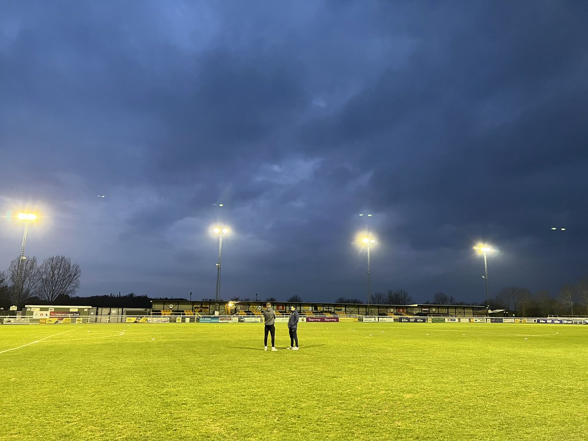 LeamingtonFC's tweet photo. 🔦 Semi final nights under the lights 😍
#LEABUR https://t.co/cza7JK2ImK