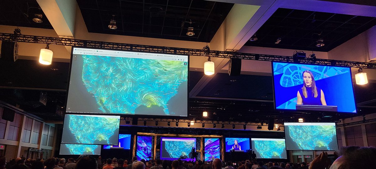 codehtmai's tweet photo. The audience is really liking the new flow renderer capabilities shown in the plenary #Esri #DevSummit https://t.co/ZuKVwVUSqd