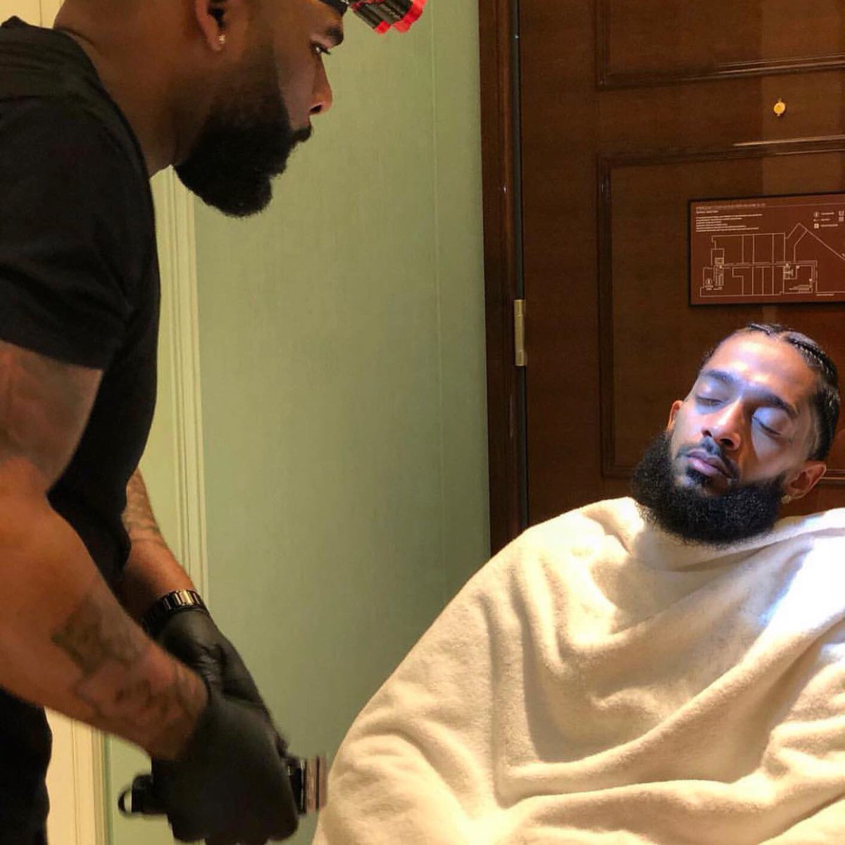 bashcuts's tweet photo. #TheMarathonContinues ๐ #bashcutz @NipseyHussle I miss you a lot bro. We always kept that beard on point for all your endeavors ๐ค๐พ #prolific #CelebrityBarber #LaBarber #HollywoodBarber https://t.co/426LdqAkTL