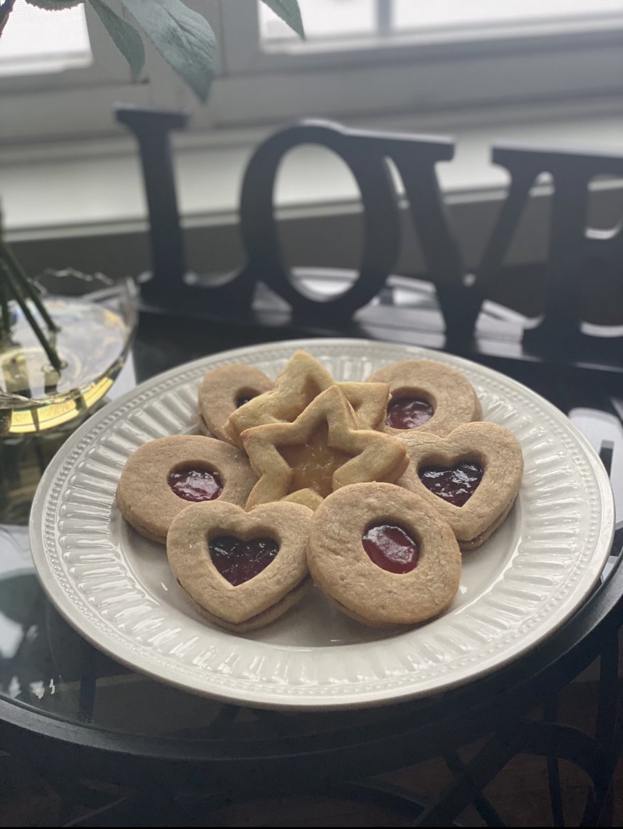 PastriesByPat's tweet photo. Here at Pastries By Pat, our customers are head over heels IN LOVE with our Linzer Cookies. What's not to love when bitting into a soft, buttery cookie with different fruit fillings?  Visit the #LinkInBio for more information #Linzers #Cookies #Baking #ChicagoBaker https://t.co/yaq5tqt3Iy