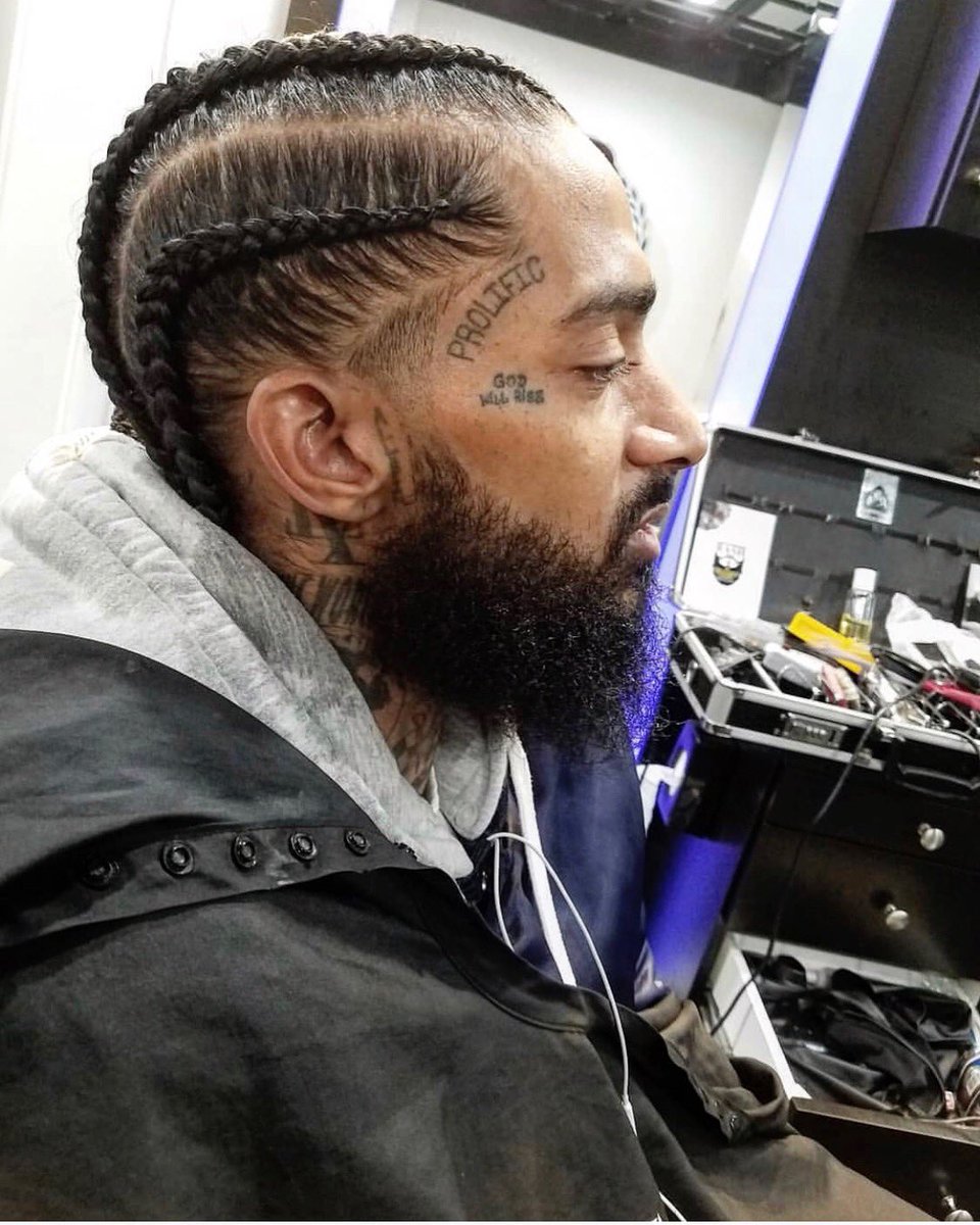 bashcutz's tweet photo. #TheMarathonContinues 🏁 #bashcutz @NipseyHussle I miss you a lot bro. We always kept that beard on point for all your endeavors 🤌🏾 #prolific #CelebrityBarber #LaBarber #HollywoodBarber #LlNH 🕊 https://t.co/vfXNcj6lqx