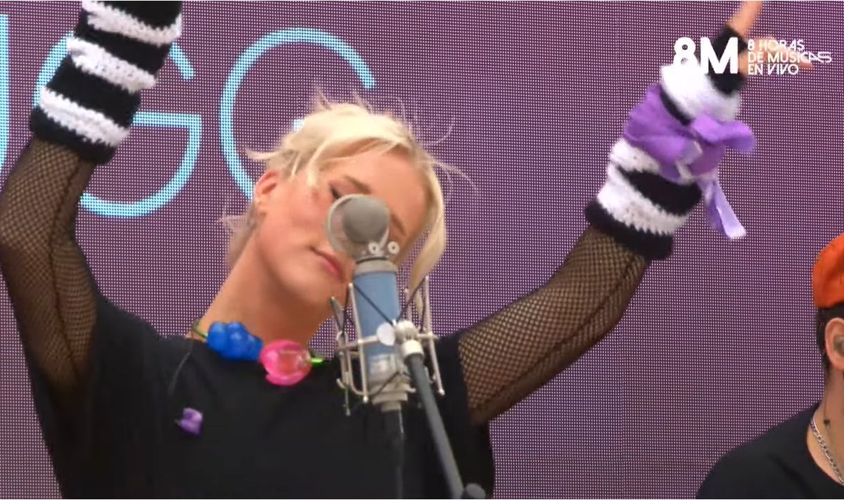 40ChileOficial's tweet photo. ¡¡Ahora!! @VestaLugg se presenta en "8 Horas de MúsicAS en vivo" por LOS40 💜 Mira su show en tiempo real por https://t.co/sRlvushirQ https://t.co/xqqBfRZQNm