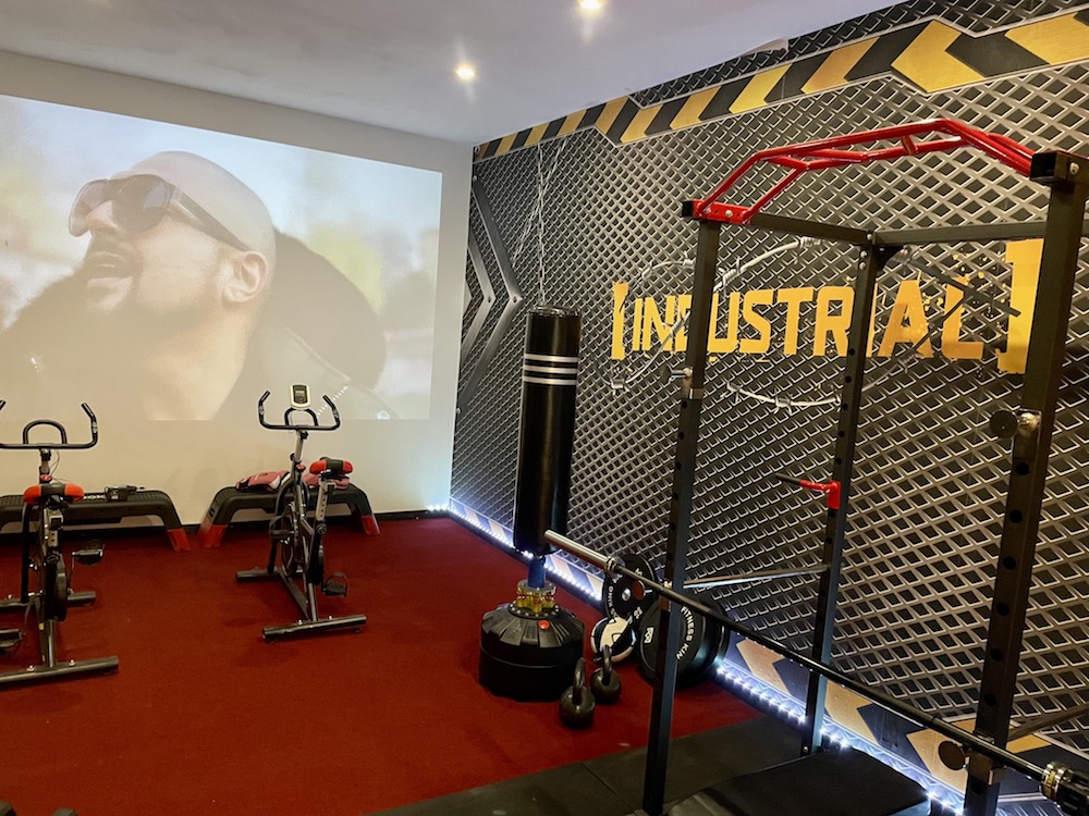TheGuideLpool's tweet photo. More than just a gym...@barerooms is now open in #Wirral 💪

Membership includes access to private exercise rooms, a studio, VR room, golf simulator and more. 

Book your free trial now 
👉 https://t.co/ZzjGeickRh https://t.co/Gddv6WXAWG