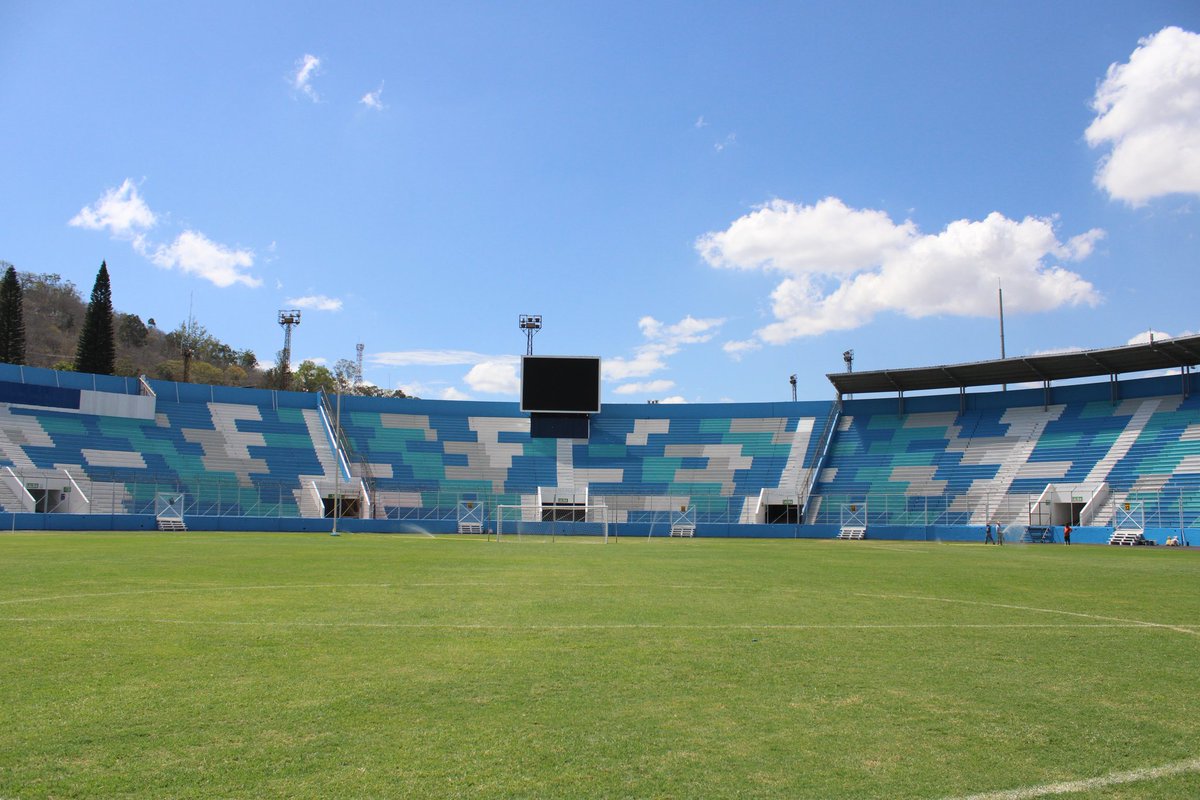 FFH_Honduras's tweet photo. ✅ Ofcial de @Concacaf acompañado de autoridades y oficiales de @FenafuthOrg y #Conapid realizó inspección a las instalaciones del 🏟️ Nacional de 📍 Tegucigalpa.
⚽ Escenario para el Premundial U-20 a realizarse en los meses de junio y julio 2022.
#FENAFUTH #CONAPID #Honduras https://t.co/tlzWDlsUkm