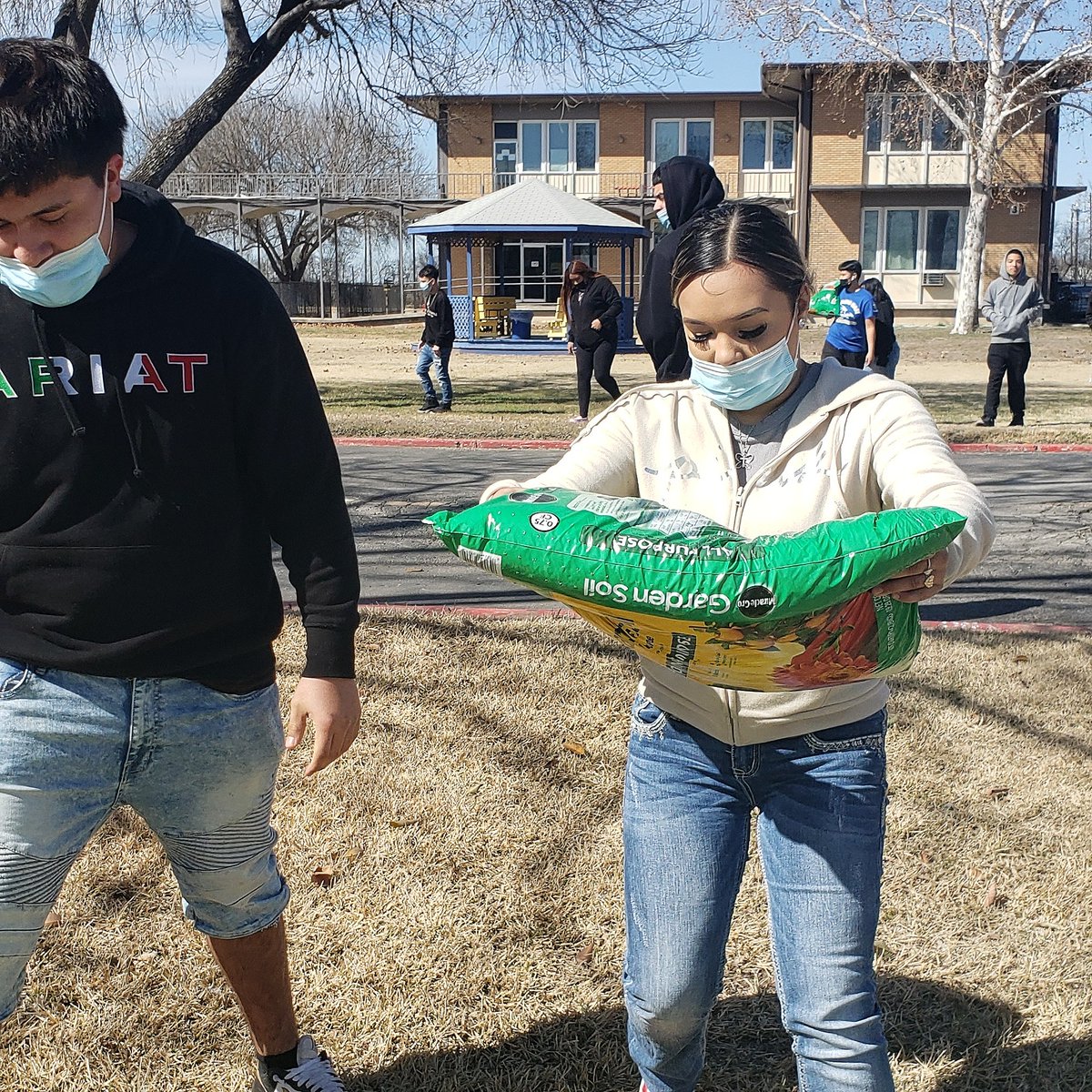 TexansCan's tweet photo. Many hands make light work! Students and teachers joined hands to prepare the garden for the first plant at our San Antonio campus! We can’t wait for spring!🌱
#TCASan, #TCA #Gardens #Community #Nature #Spring https://t.co/4UI8KoYM4F